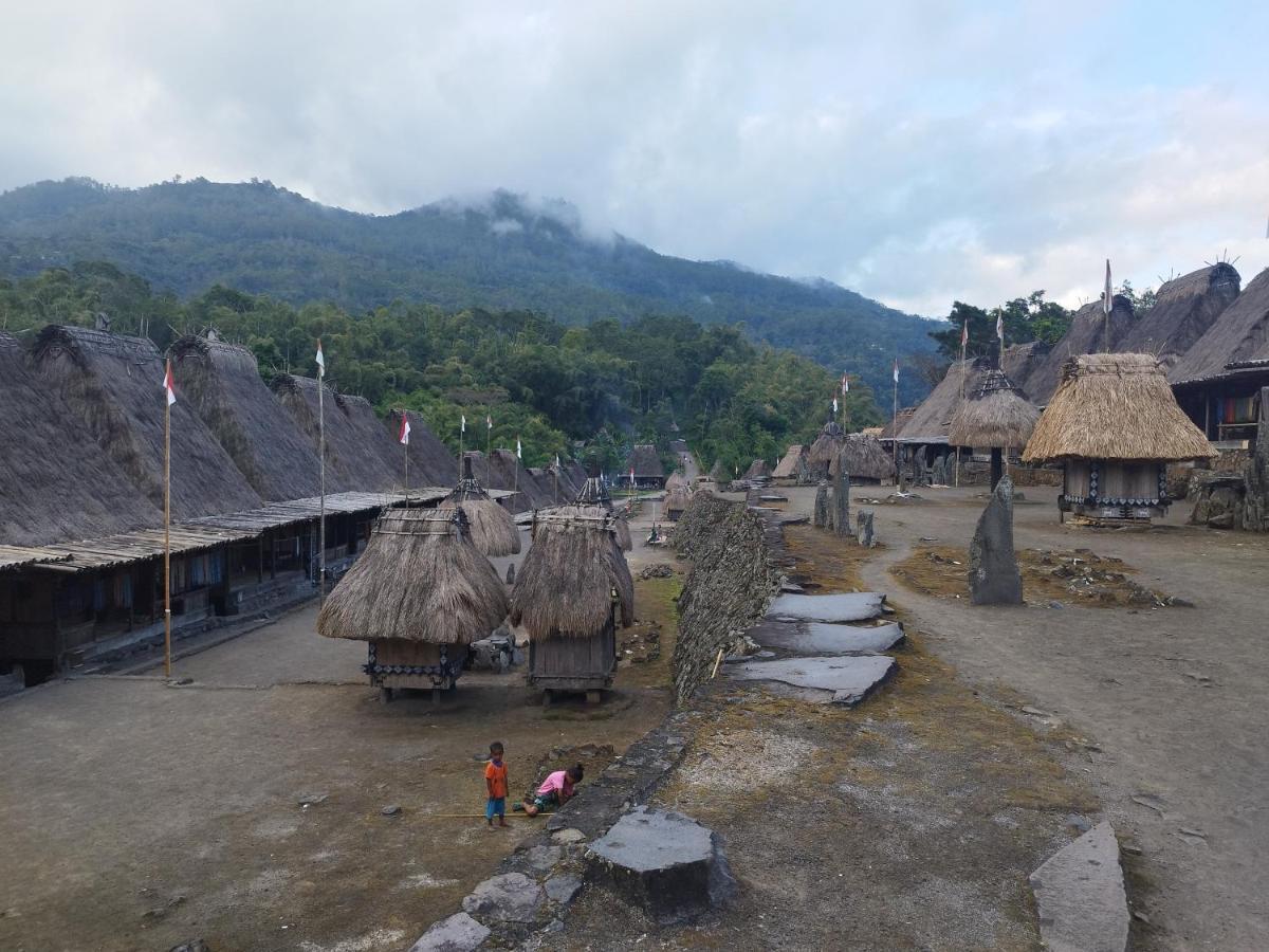 Riung Tiga Empat Tujuh Guesthouse Exterior foto