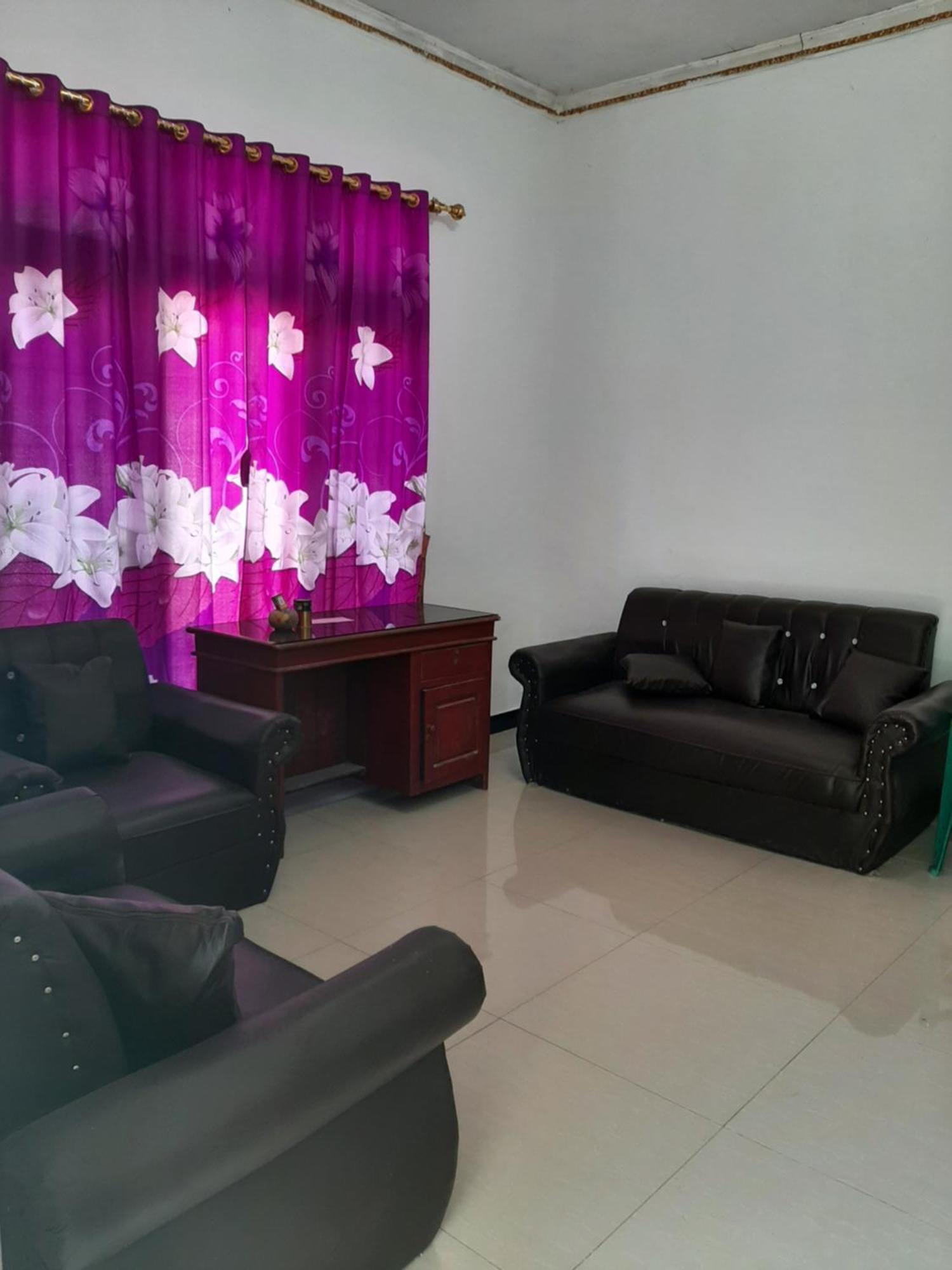 Riung Tiga Empat Tujuh Guesthouse Exterior foto