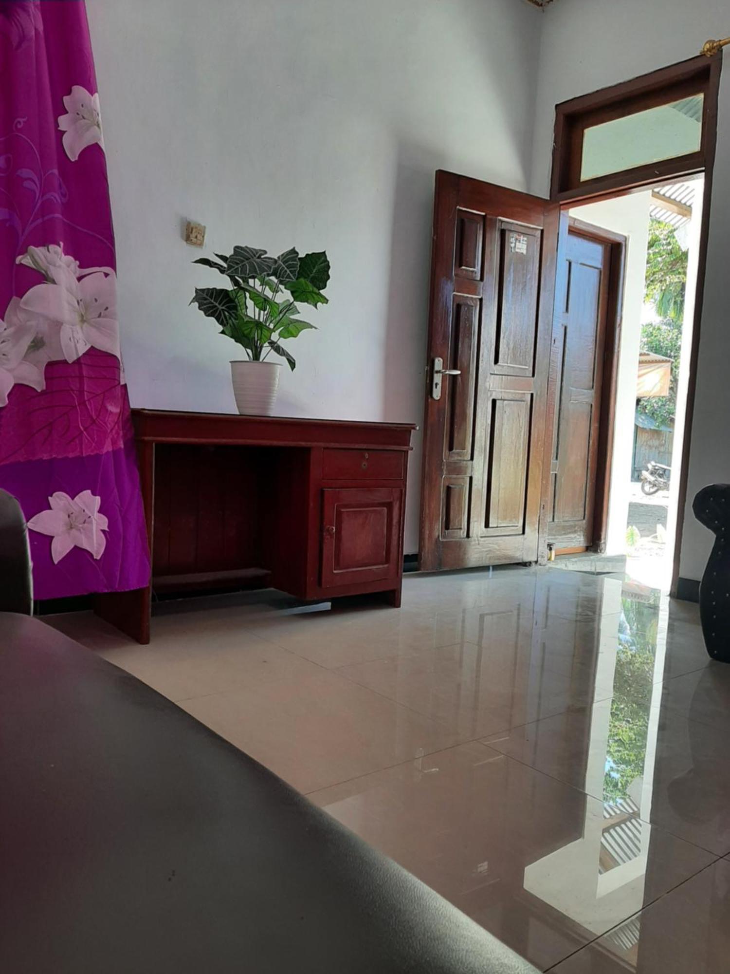 Riung Tiga Empat Tujuh Guesthouse Exterior foto